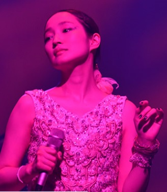 安藤裕子、瀬戸内に浮かぶアートの島で開催される〈直島の火まつり〉にライヴ出演